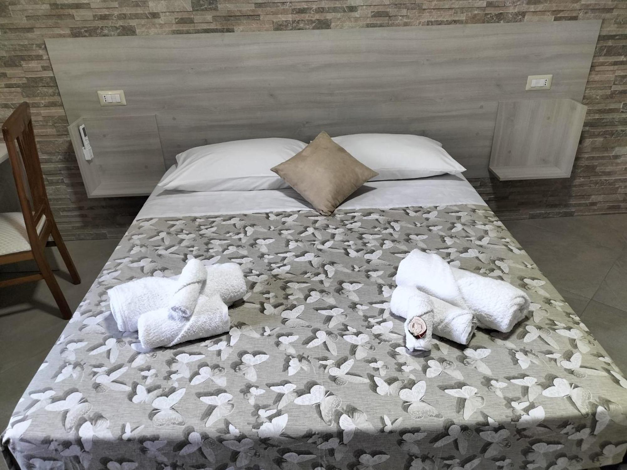 Hera Tropea Rooms מראה חיצוני תמונה