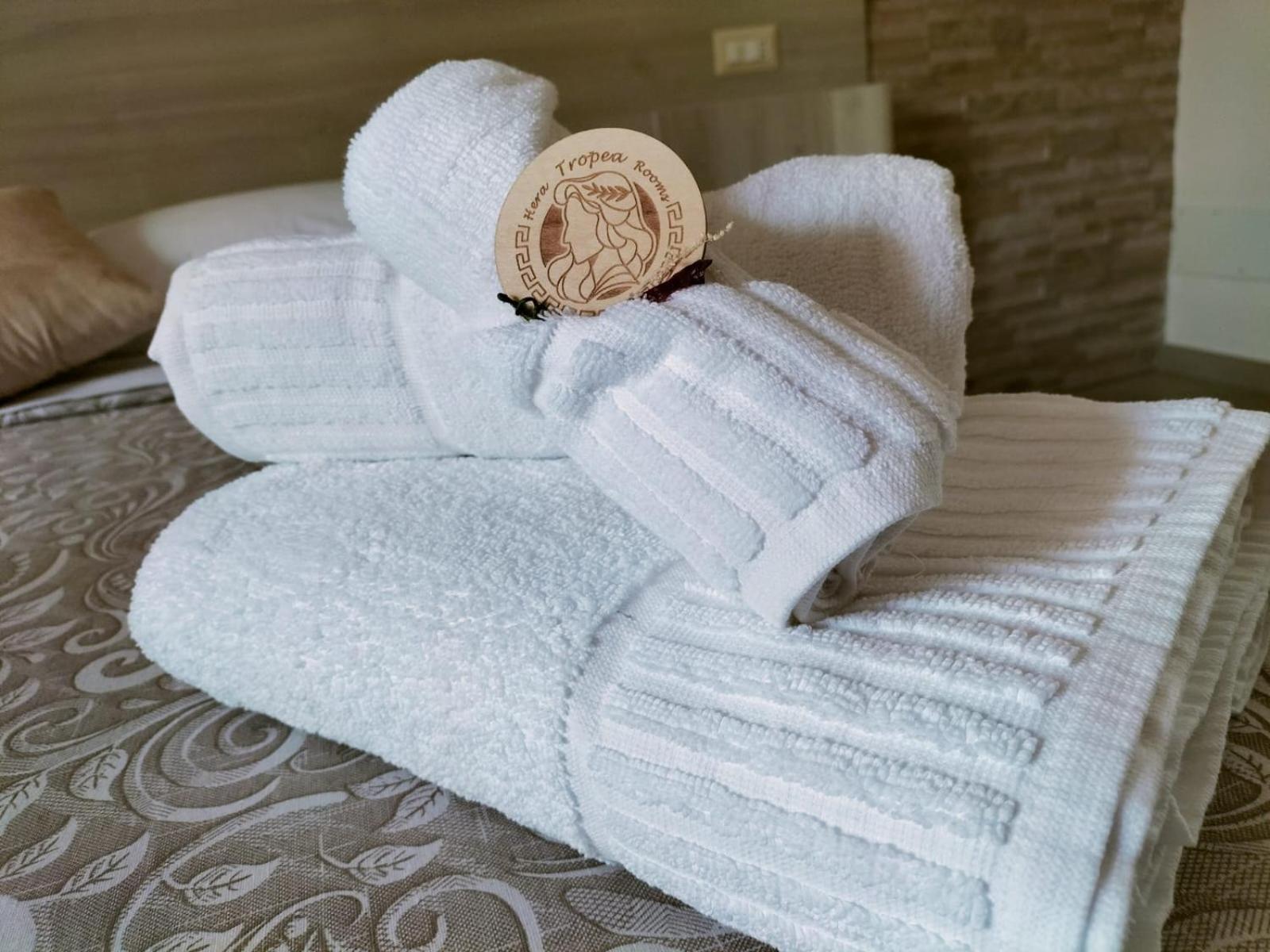 Hera Tropea Rooms מראה חיצוני תמונה