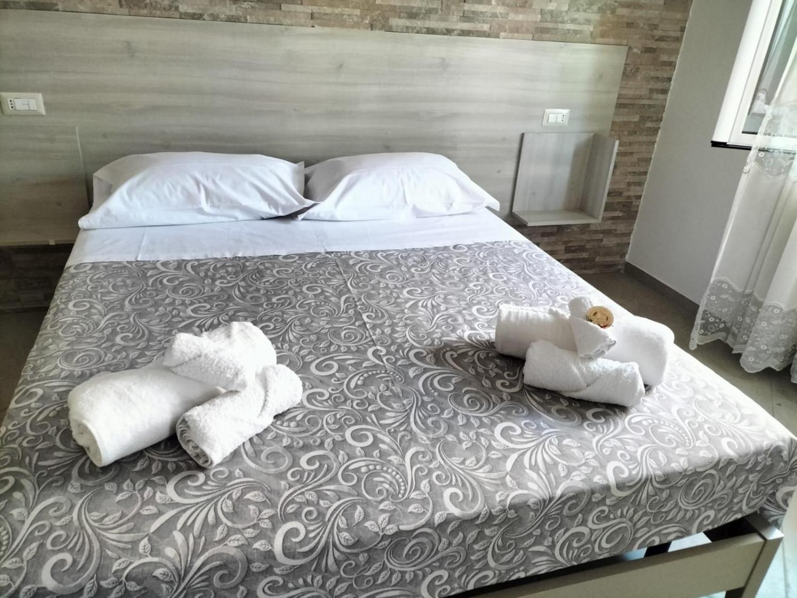 Hera Tropea Rooms מראה חיצוני תמונה