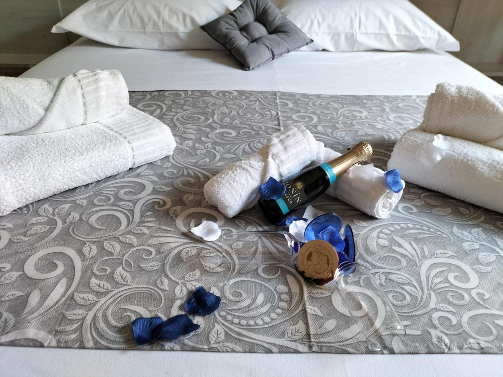 Hera Tropea Rooms מראה חיצוני תמונה
